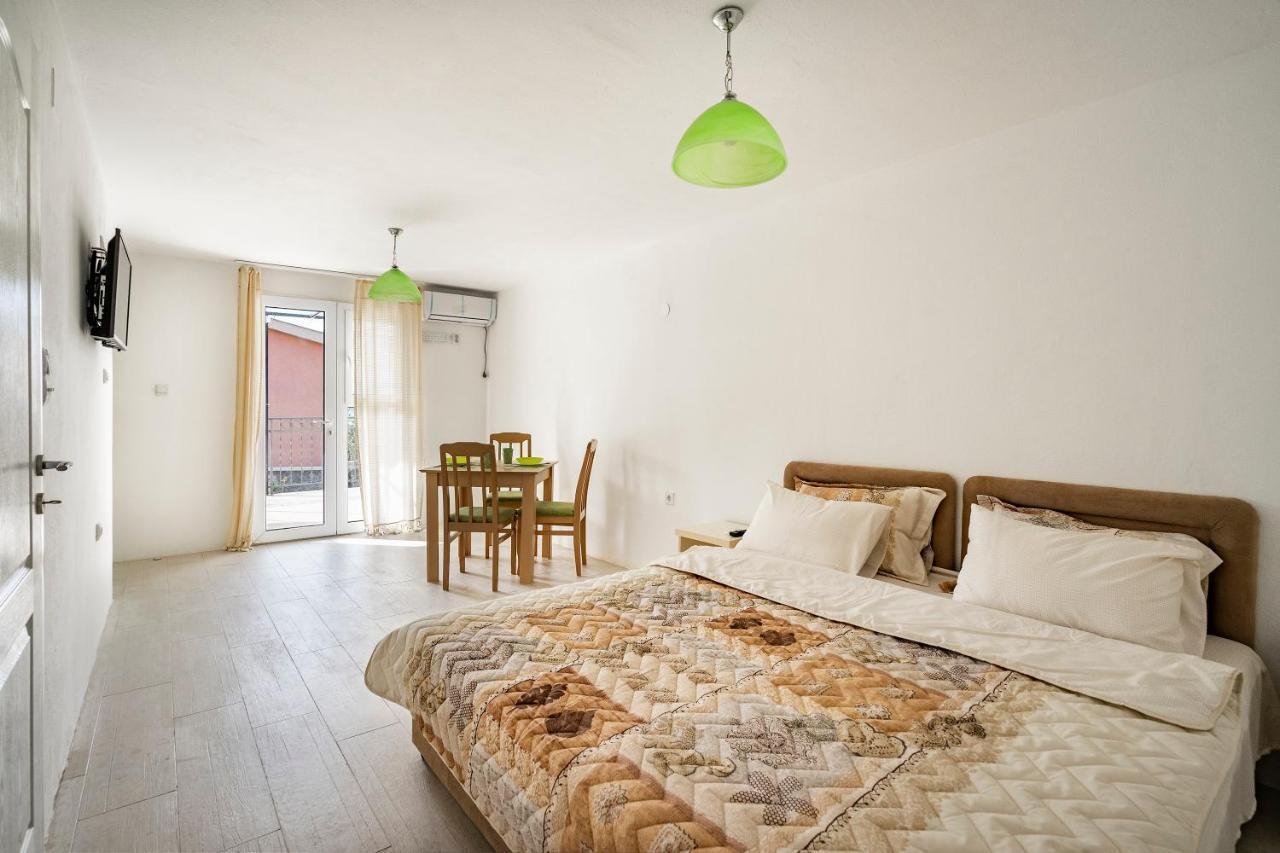 Apartments Natali Бар Экстерьер фото