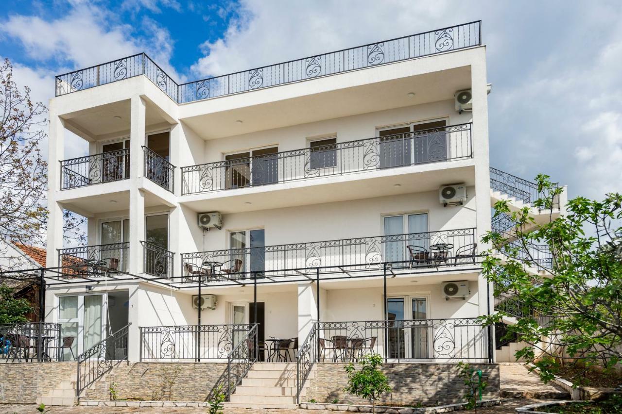Apartments Natali Бар Экстерьер фото