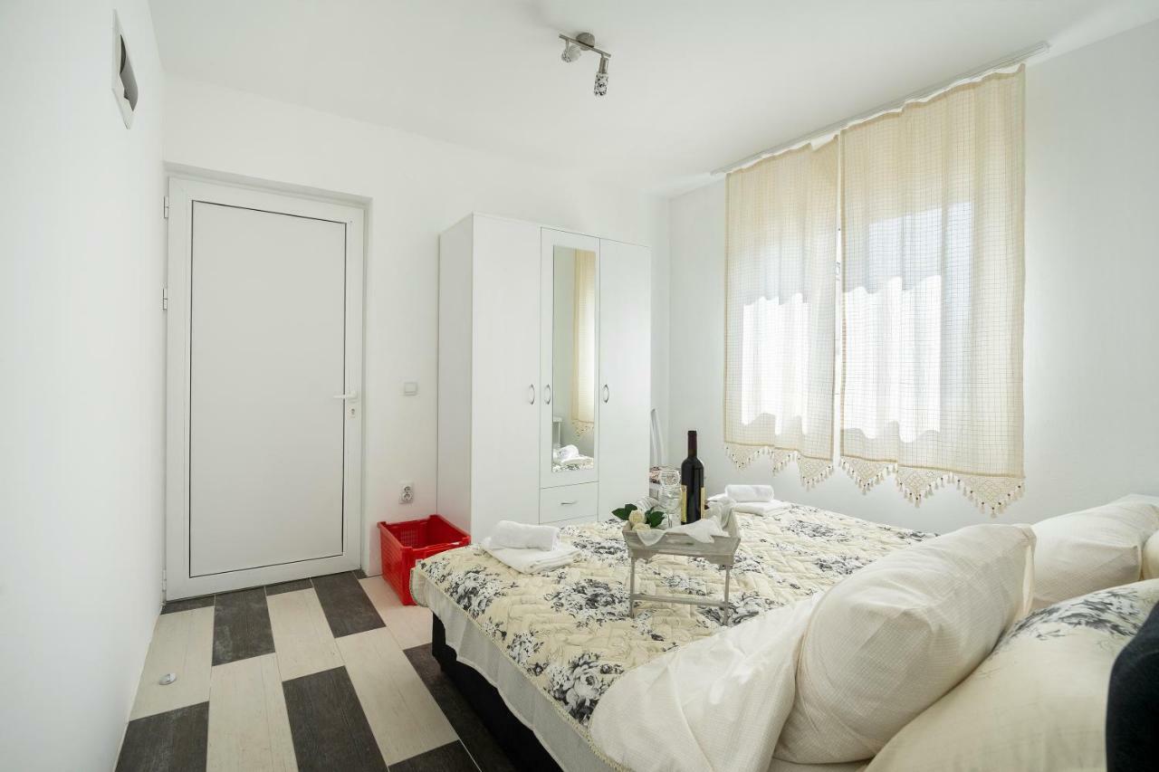 Apartments Natali Бар Экстерьер фото